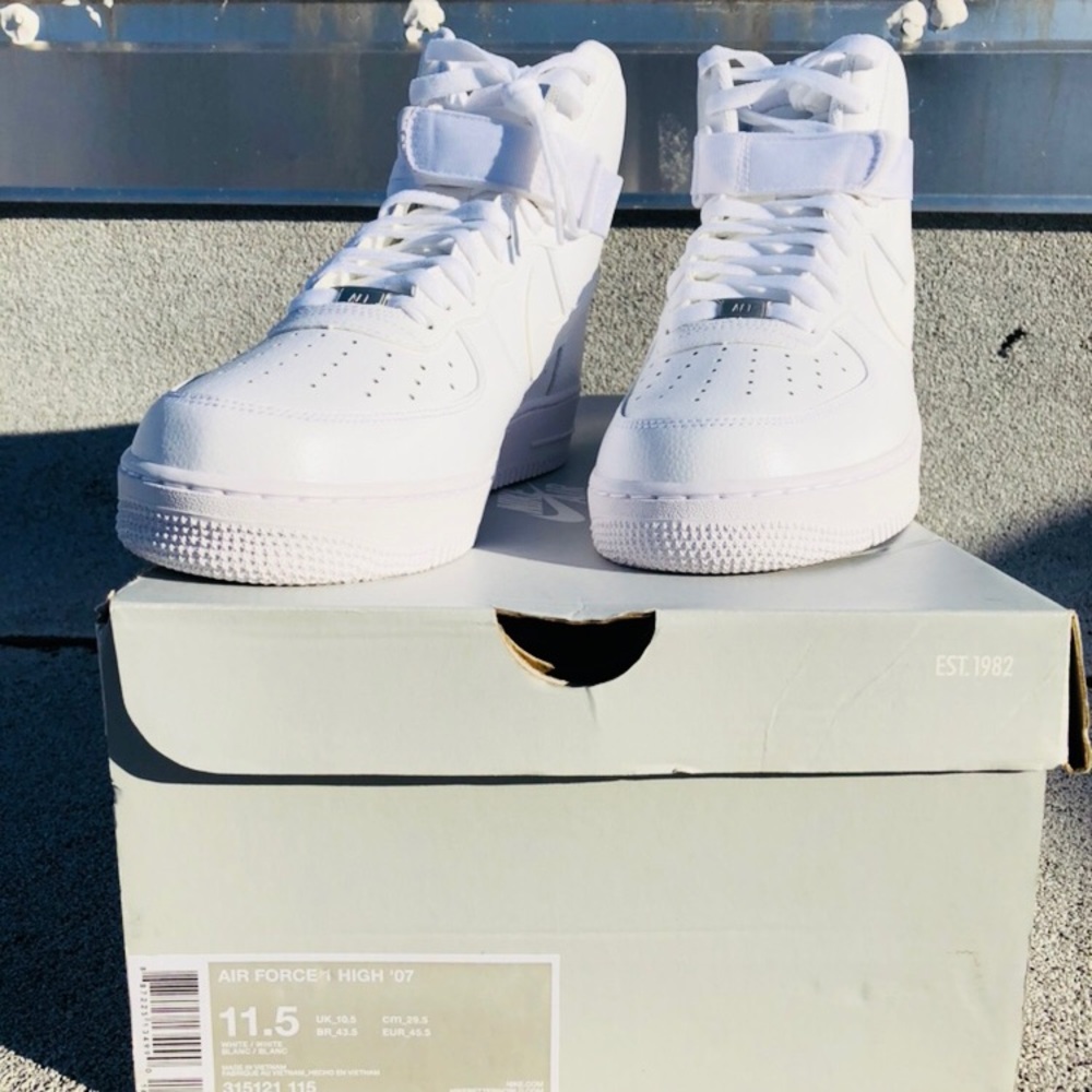 Nike Air Force 1 High 07 (Men’s US 11.5)